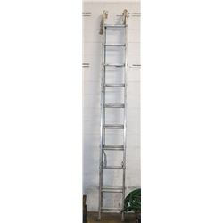 ALUMINUM EXTENSION LADDER