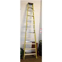 12FT FIBRE GLASS STEP LADDER.