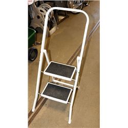 STEP LADDER
