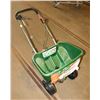 Image 1 : SCOTTS TURF BUILER SEEDER