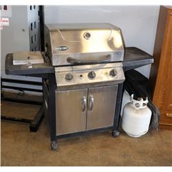 PATIO CHEF BBQ WITH 2 PROPANE BOTTLES