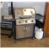 Image 1 : PATIO CHEF BBQ WITH 2 PROPANE BOTTLES