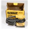 Image 1 : DEWALT PALM SANDER