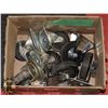 Image 1 : BOX OF CASTORS.