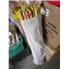 Image 1 : 46 Push-In Broom/Mop Handles