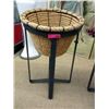 Image 1 : Sisal Rope Basket on Metal Stand