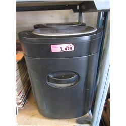 2 Paper Shredders - Store Returns