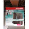 Image 1 : Honeywell Cool Mist Humidifier - Store Return