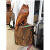 Image 1 : Carved Cedar Owl on Stump Statue