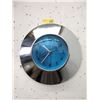 Image 1 : Quiet 16" Metal Wall Clock - Keeping Time