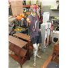 Image 1 : 6 Foot Halloween Mannequin
