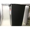 Image 1 : Rubbermaid Wastebasket- no lid