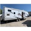 Image 4 : 2006 AmeriCamp32 foot double bunk 5th wheel travel trailer. Includes: One Bedroom Slide out, One Liv