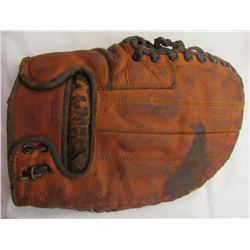 VINTAGE BASEBALL CATCHERS MITT
