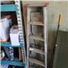Image 2 : 8 FOOT A-FRAME LADDER