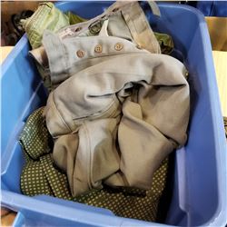 TOTE OF MILITARY PANTS