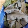 Image 2 : TOTE OF MILITARY PANTS