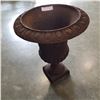 Image 1 : PLANTER POT