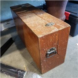 WOOD CARPENTERS TOOLBOX