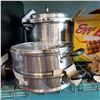 Image 1 : PRESSURE COOKER AND POT
