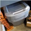 Image 2 : 6 STERILITE STORAGE TOTES W/ LIDS