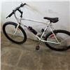 Image 3 : WHITE 18 SPEED SUZUKI BIKE