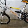 Image 2 : WHITE INFINITY BIKE