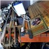 Image 1 : 2 BUNDLES OF GARDEN TOOLS AND SPRAYER
