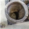 Image 2 : 2FT CEMENT PLANTER POT