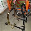 Image 2 : 2 MOTORCYCLE LIFTS