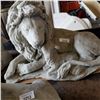 Image 2 : CONCRETE LION AND LAMB DECOR