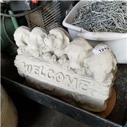 CONCRETE WELCOME PUPPY DECOR