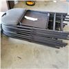 Image 1 : 8 FOLDING CHAIRS
