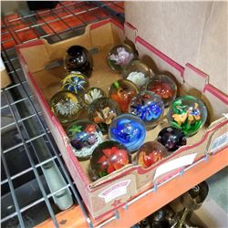 LOT OF ART GLASS PAPER WEIGHTS