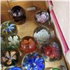 Image 3 : LOT OF ART GLASS PAPER WEIGHTS