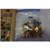 Image 2 : LOT OF PINS ON CORK BOARD