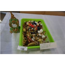 TRAY OF WADE AND OTHER MINIATURE FIGURES AND DECORATIVE CLOCK