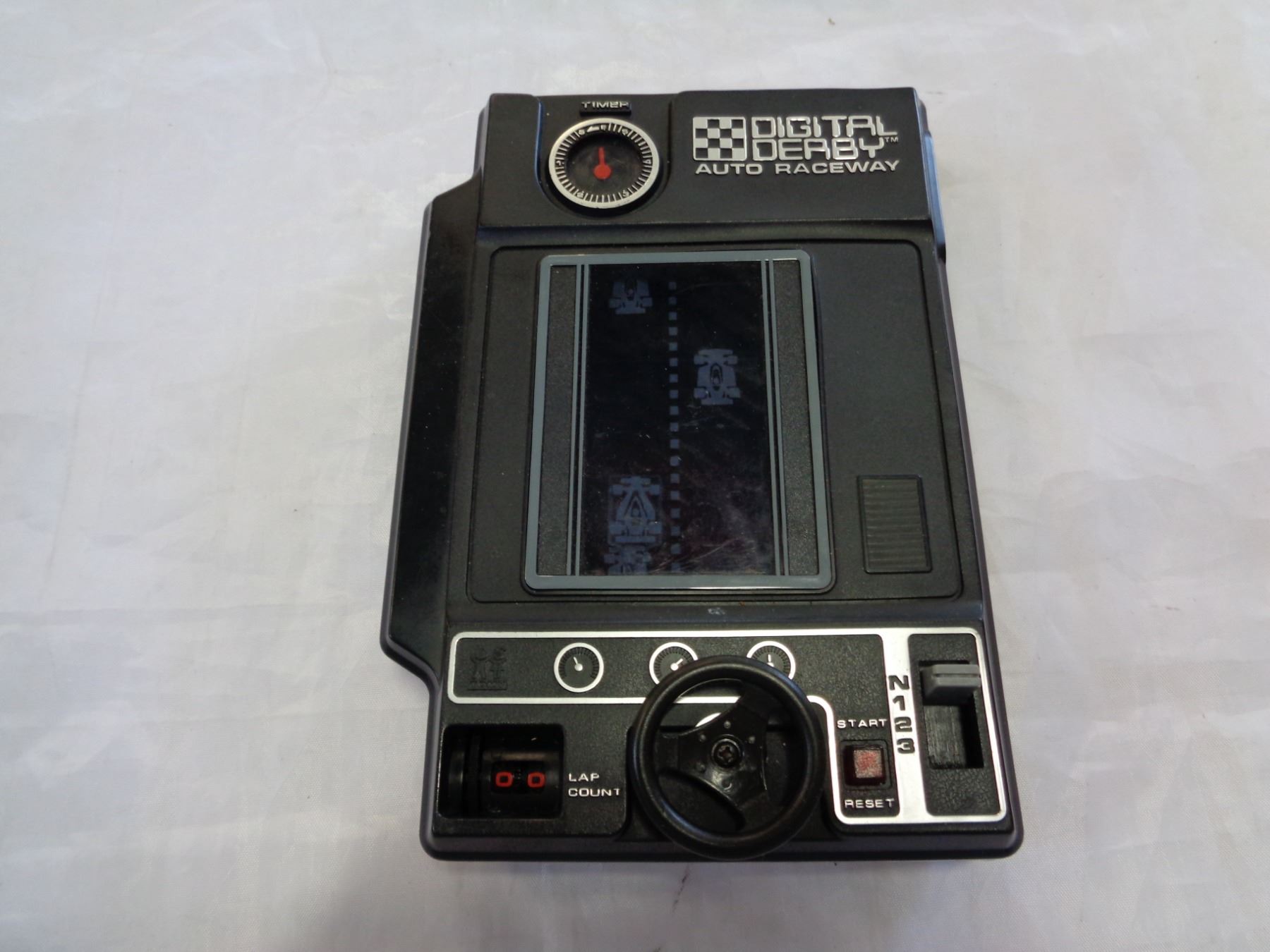 1978 TOMY DIGITAL DERBY AUTO RACEWAY GAME