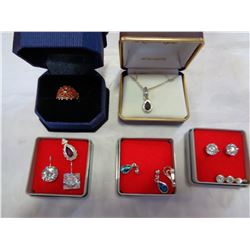 LOT OF WOMENS JEWELLERY