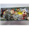 Image 3 : TRAY OF VARIOUS PINS AND TRAY OF WATCHES