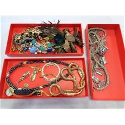 3 TRAYS OF WOMENS JEWELLERY