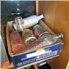 Image 1 : VINTAGE BOTTLES AND GLASS INSULATOR