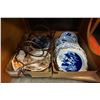Image 1 : 2 TRAYS OF COLLECTOR PLATES AND PLATE HOLDER