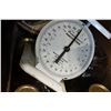 Image 2 : LOT OF ANTIQUE JARS AND ANTIQUE AND VINTAGE SCALE