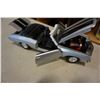 Image 2 : 2 MAISTO DIE CAST CHEVROLET AND CORVETTE