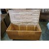 Image 2 : CEDAR LINED BLANKET BOX