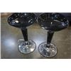 Image 2 : 2 BLACK BAR STOOLS