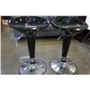 Image 3 : 2 BLACK BAR STOOLS