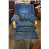 Image 2 : BLUE FABRIC RECLINER CHAIR