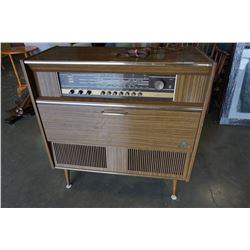 MID CENTURY GRUNDIG STEREO CONSOLE LOCARN C/4 W/ RECORD PLAYER